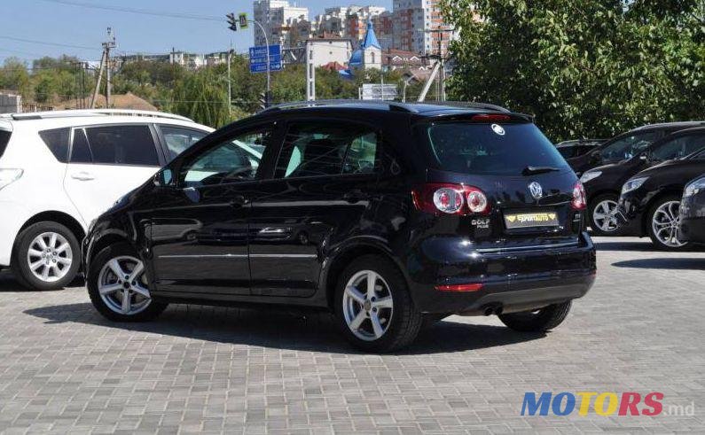 2010' Volkswagen Golf Plus photo #1