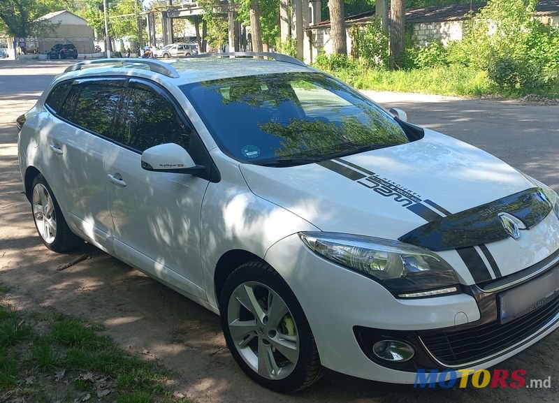 2012' Renault Megane photo #3