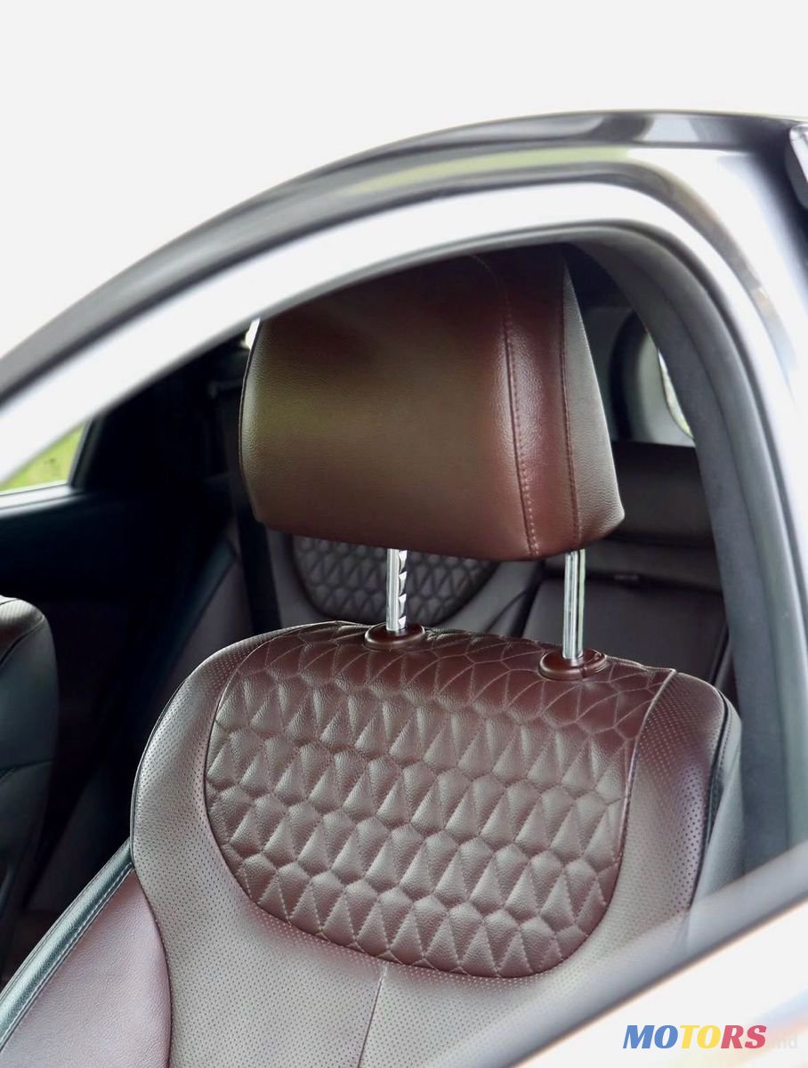 2018' Hyundai Santa Fe photo #6