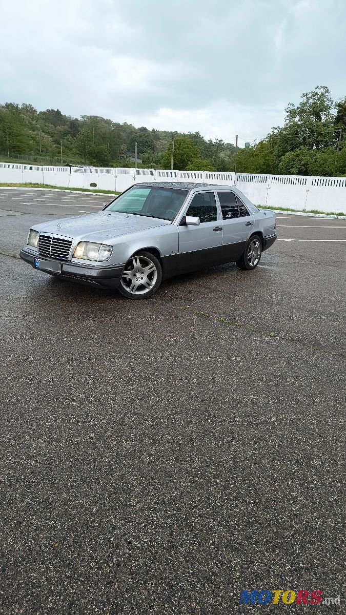 1994' Mercedes-Benz E-Class photo #3