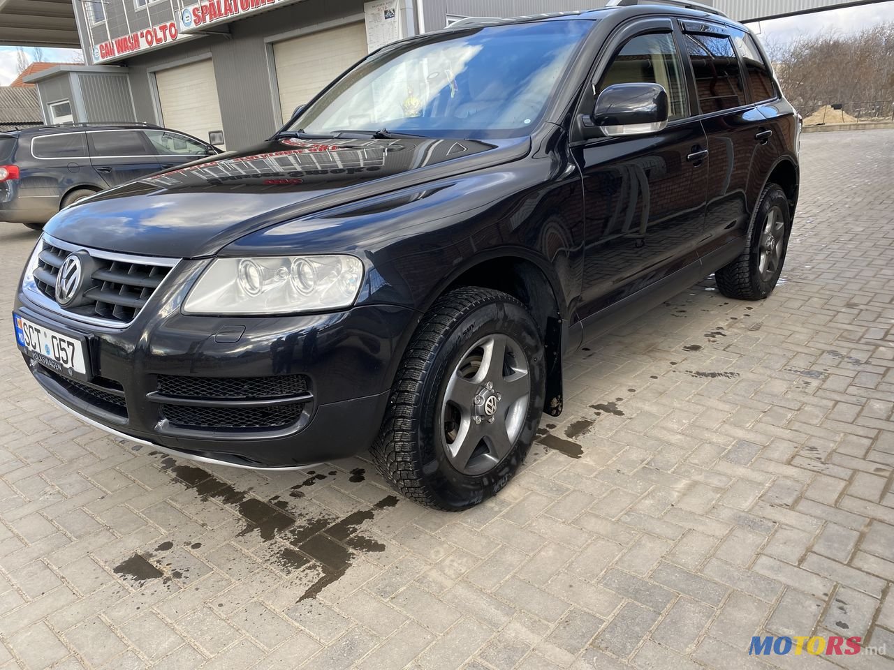 2005' Volkswagen Touareg photo #2