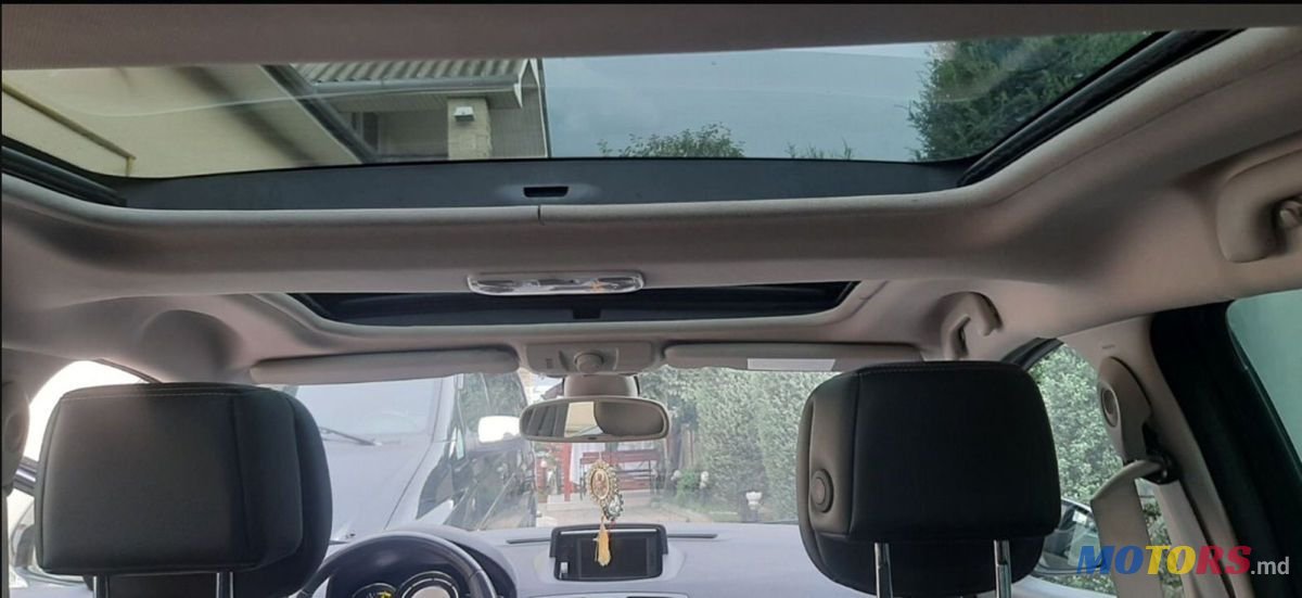 2012' Renault Megane photo #5