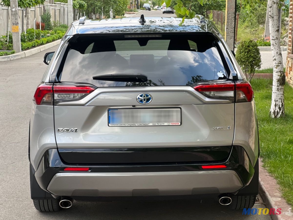 2020' Toyota RAV4 photo #2