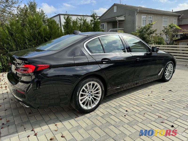 2022' BMW 5 Series photo #2