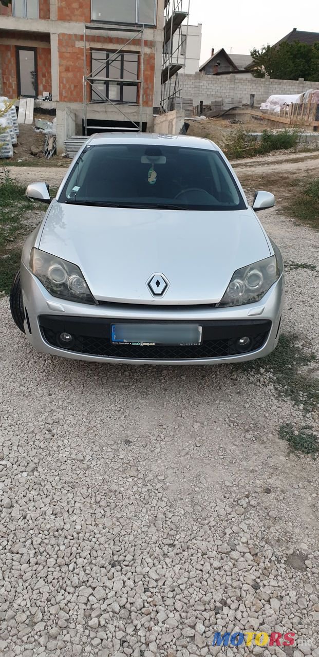 2010' Renault Laguna photo #3