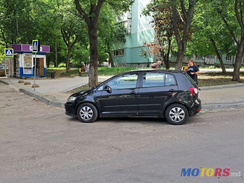 2005' Volkswagen Golf Plus photo #6