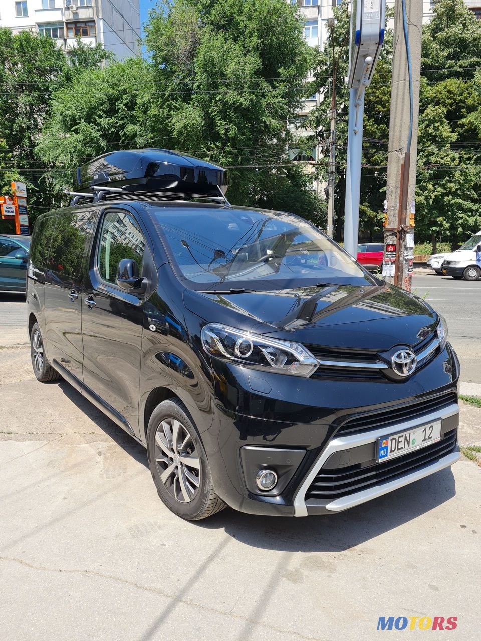 2019' Toyota Proace Verso photo #2