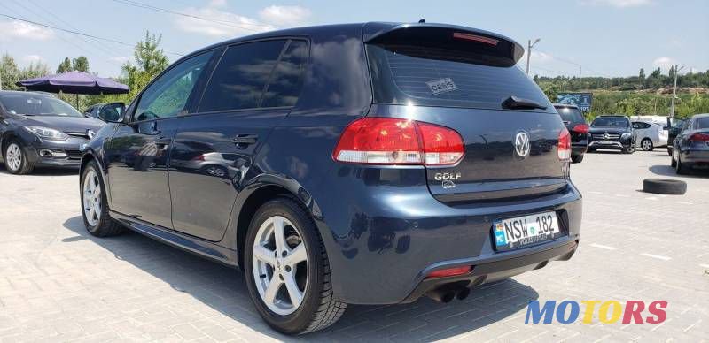 2011' Volkswagen Golf photo #3