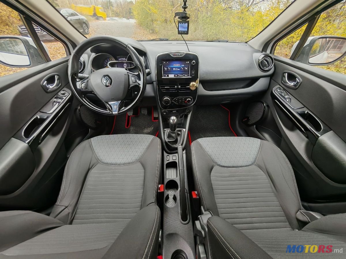 2013' Renault Clio photo #5