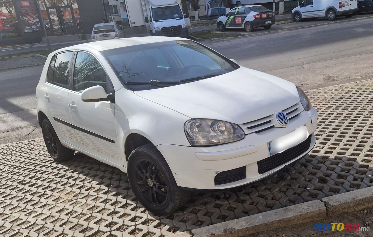 2009' Volkswagen Golf photo #2