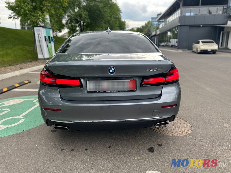 2021' BMW 5 Series photo #5