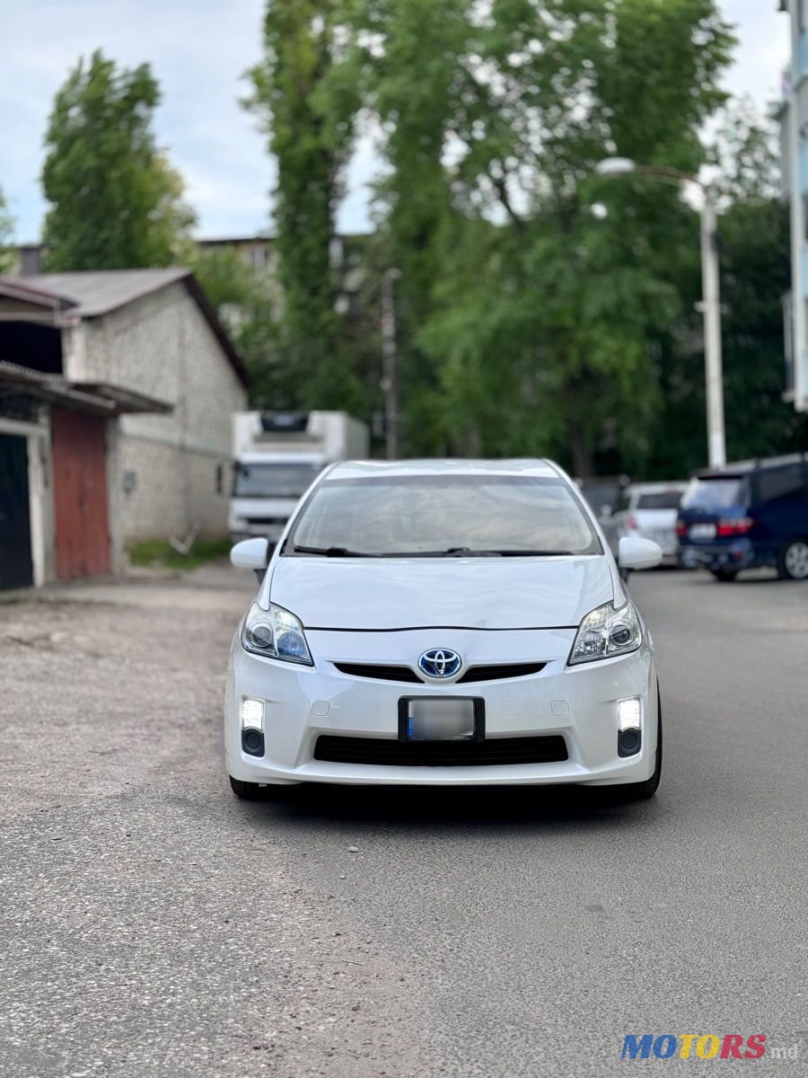 2010' Toyota Prius photo #6