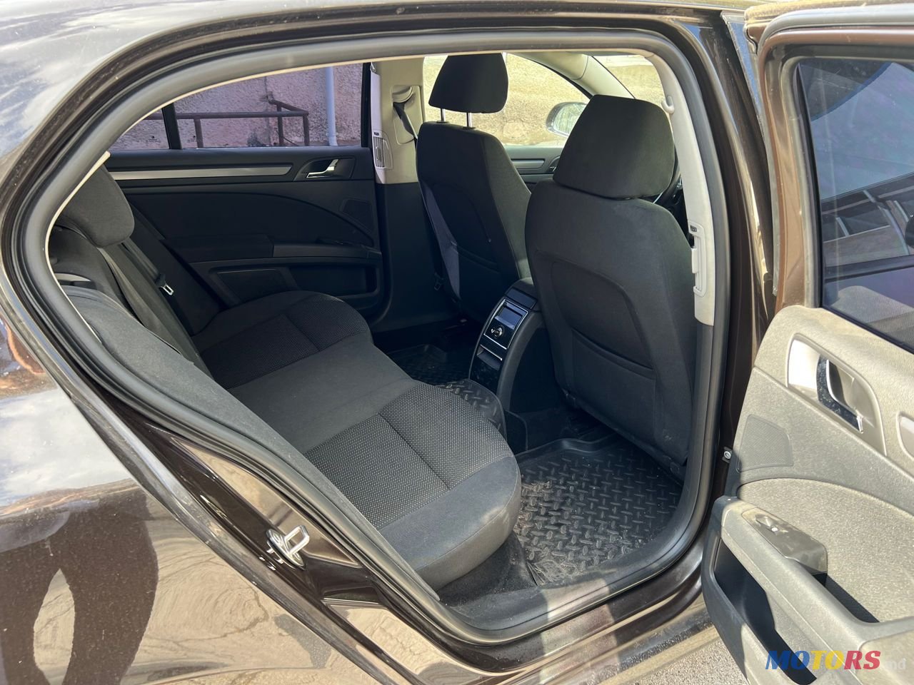 2012' Skoda Superb photo #3