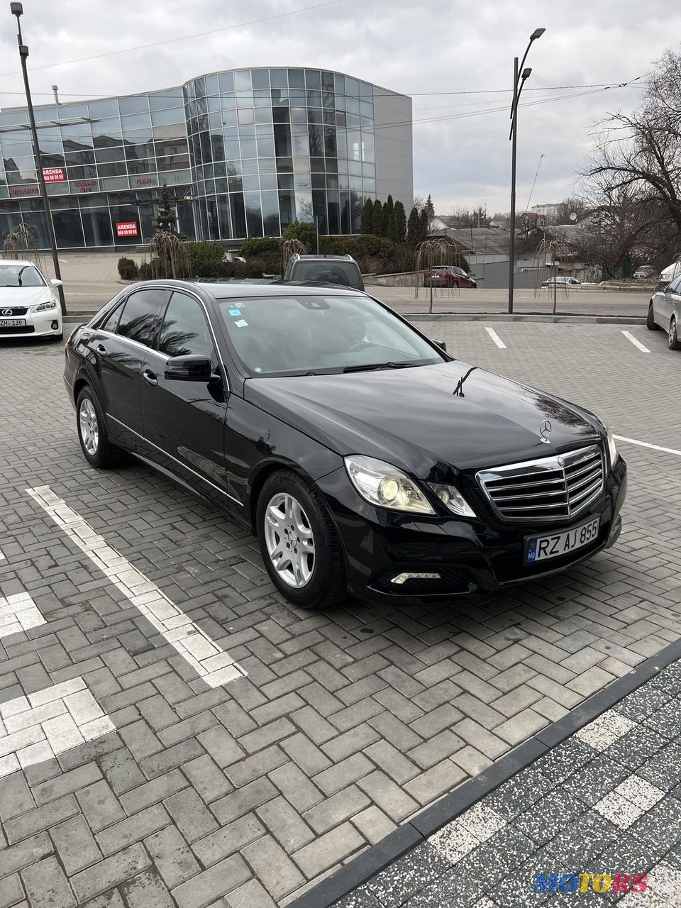 2009' Mercedes-Benz E Класс photo #2
