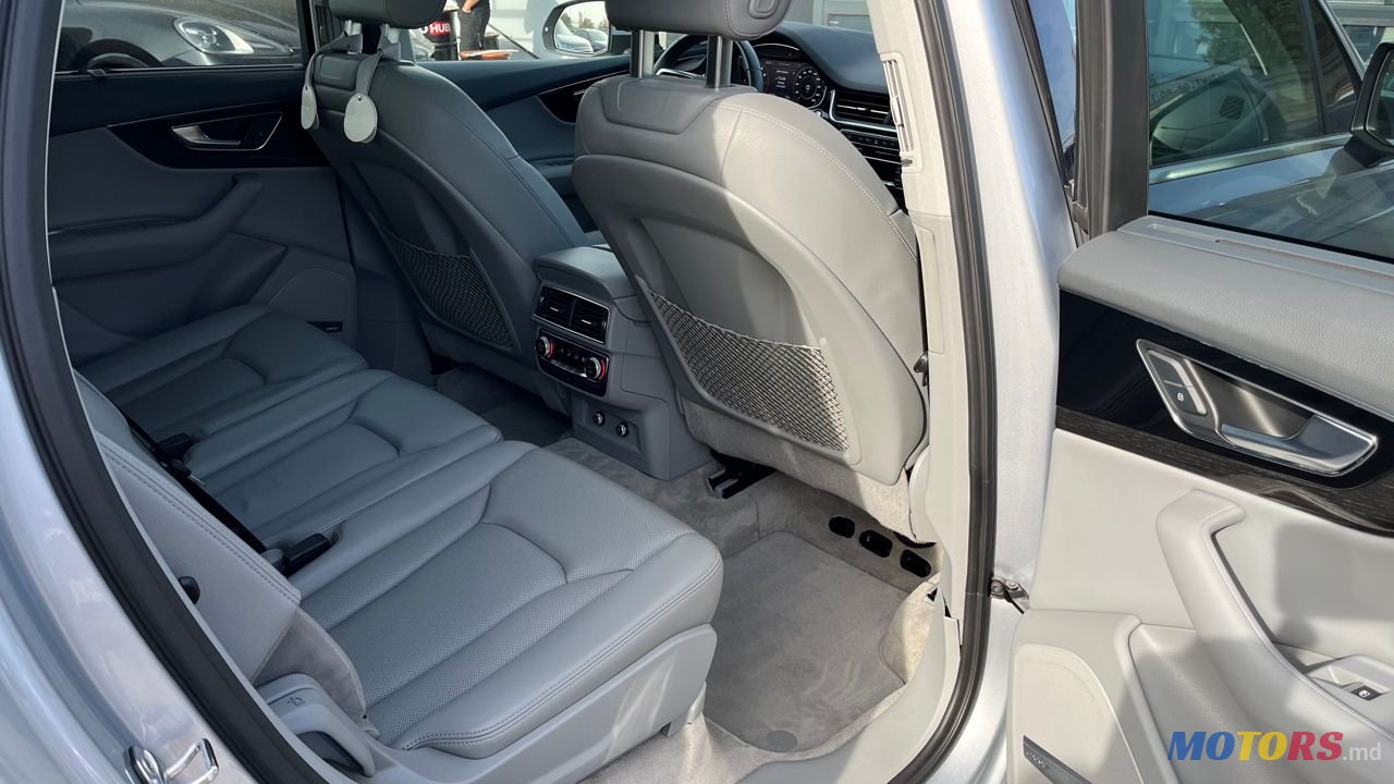 2018' Audi Q7 photo #5