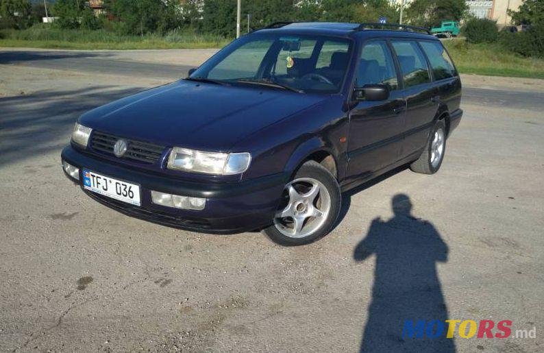 1995' Volkswagen Passat photo #1
