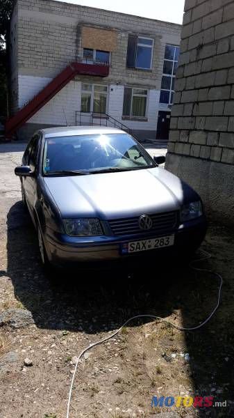 2005' Volkswagen Jetta photo #5