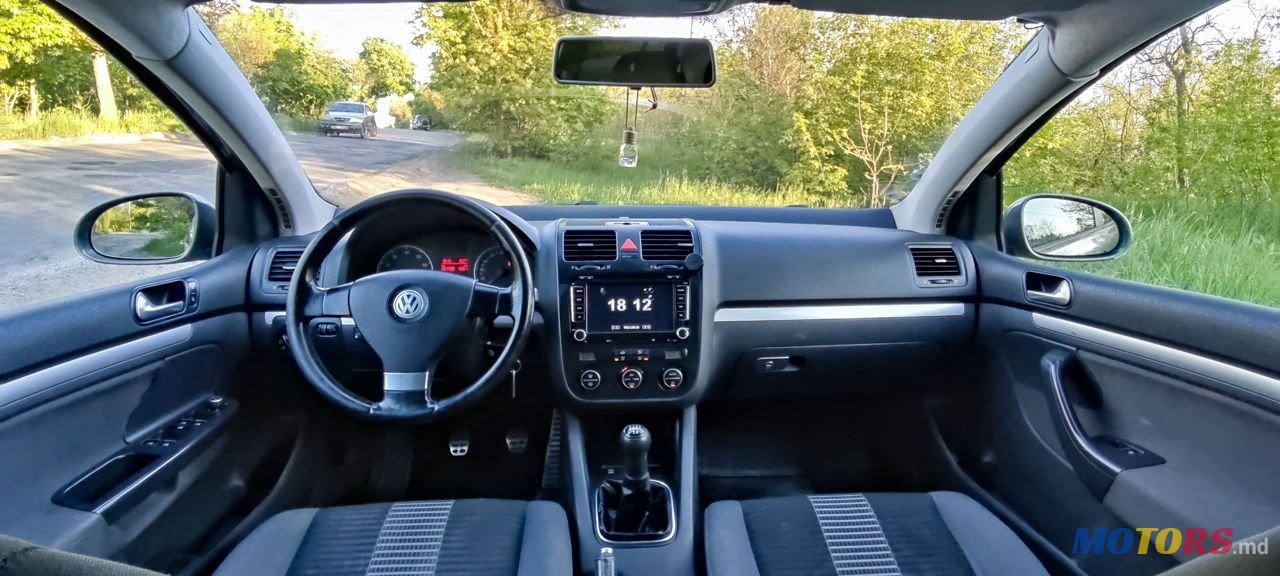 2008' Volkswagen Golf photo #4