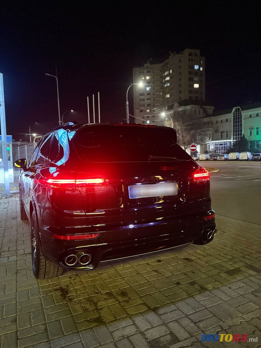 2017' Porsche Cayenne photo #2