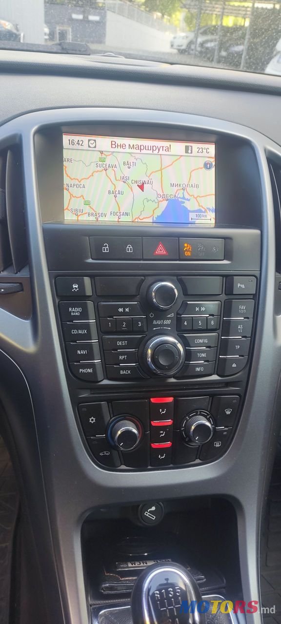 2013' Opel Astra photo #4