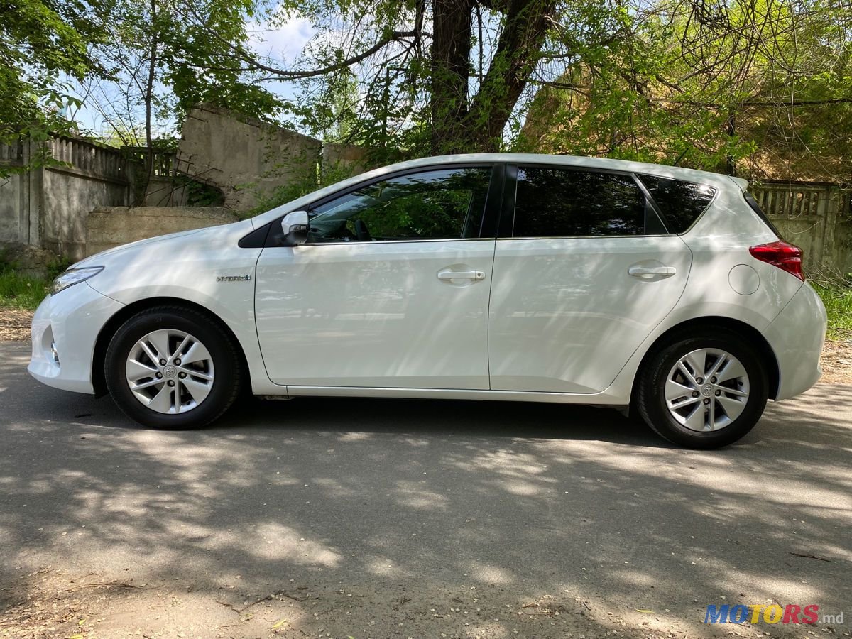 2014' Toyota Auris photo #2