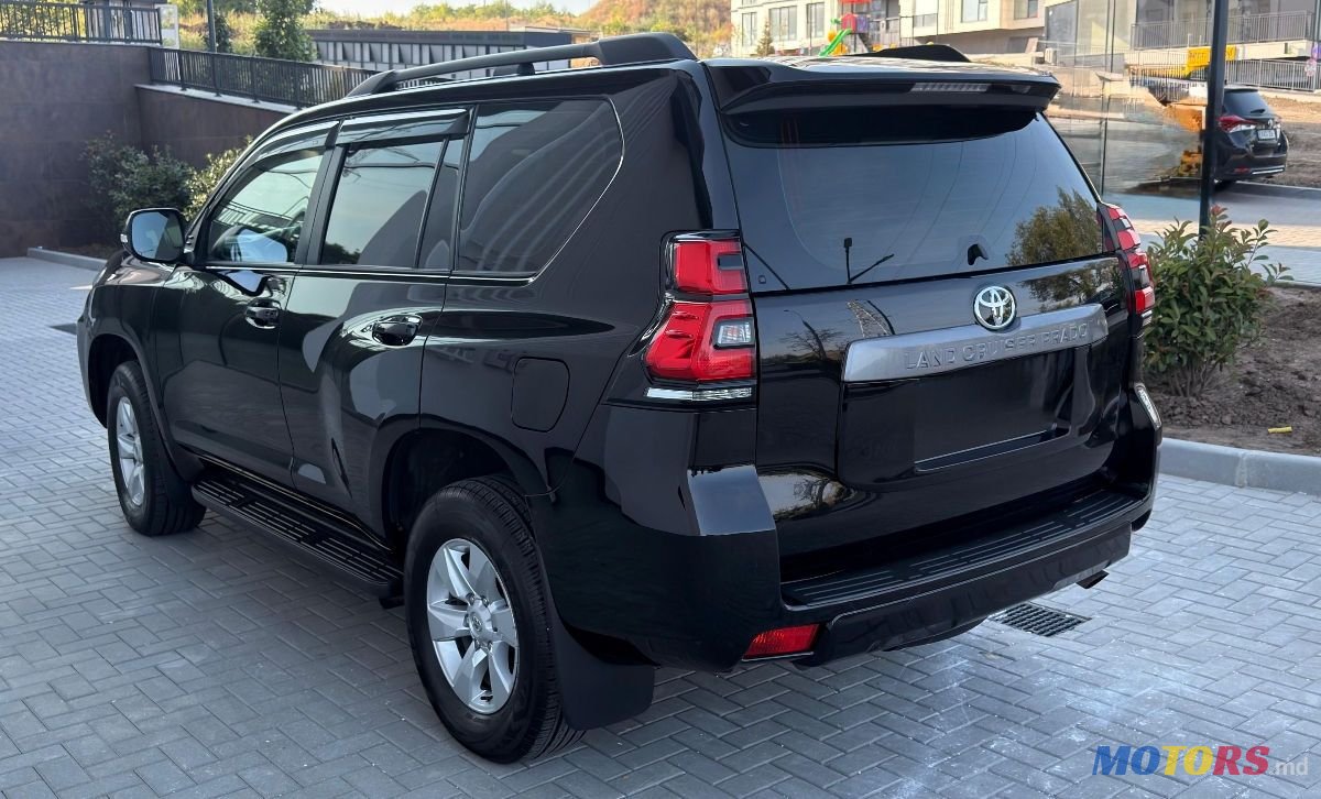 2019' Toyota Land Cruiser Prado photo #3