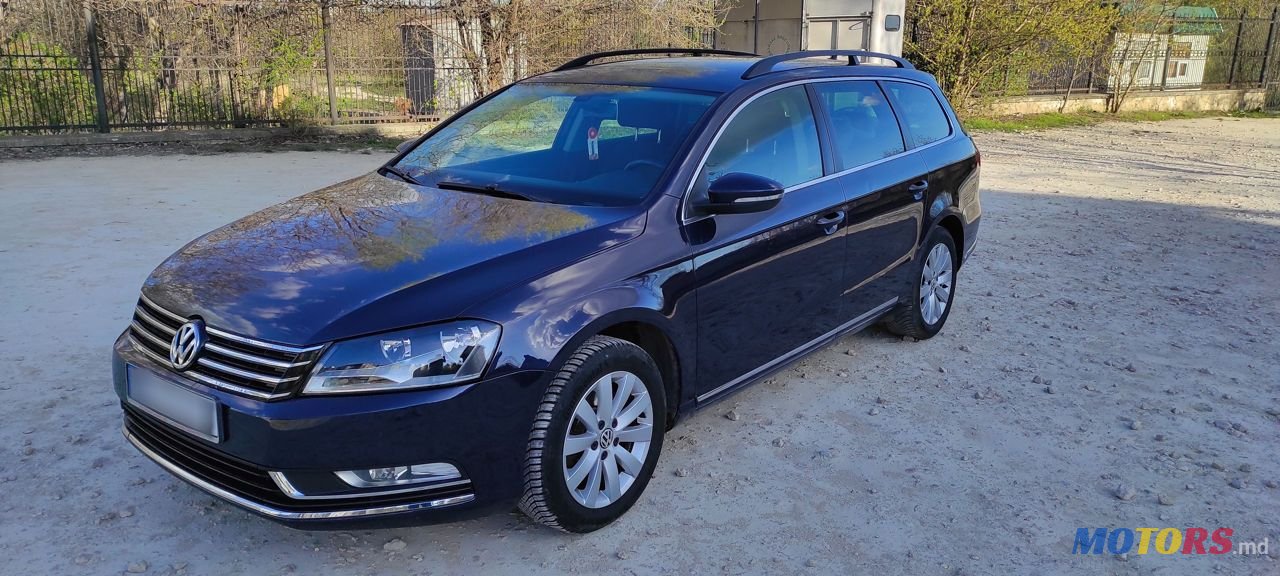 2011' Volkswagen Passat photo #1