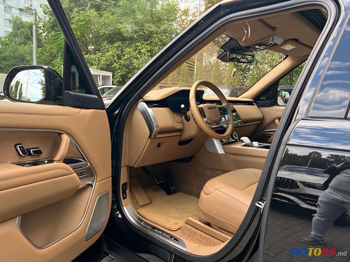 2023' Land Rover Range Rover photo #5
