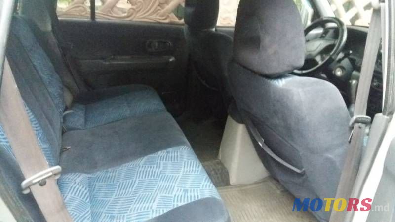 2001' Mitsubishi Pajero Sport photo #2