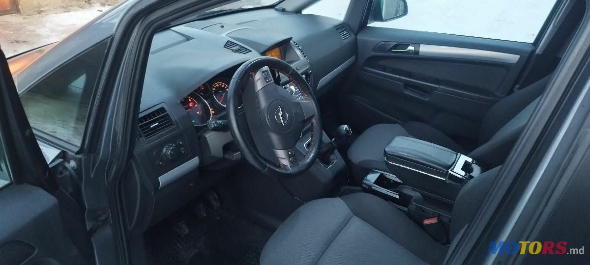 2005' Opel Zafira photo #2