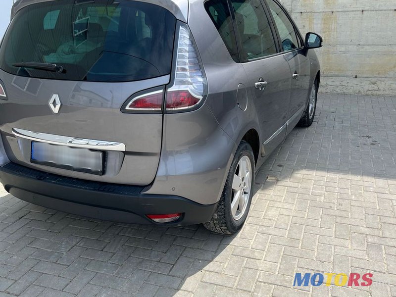 2014' Renault Scenic photo #2