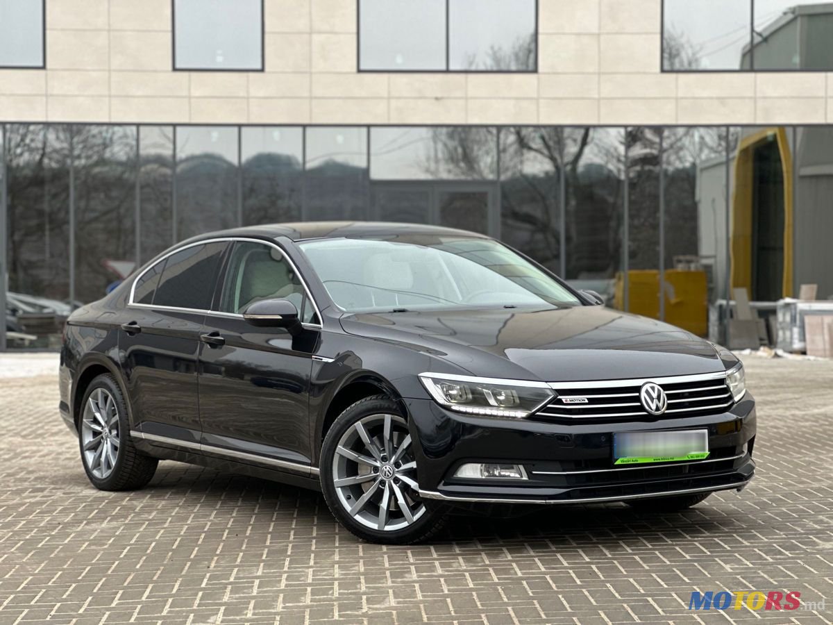 2015' Volkswagen Passat photo #1