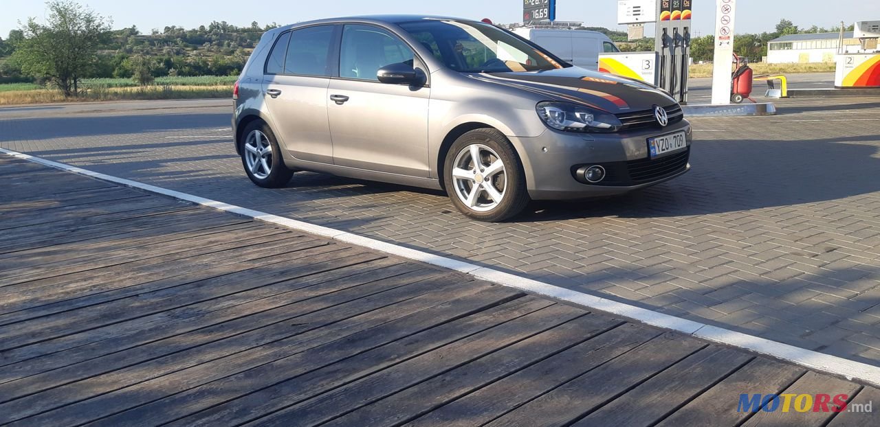 2010' Volkswagen Golf photo #1