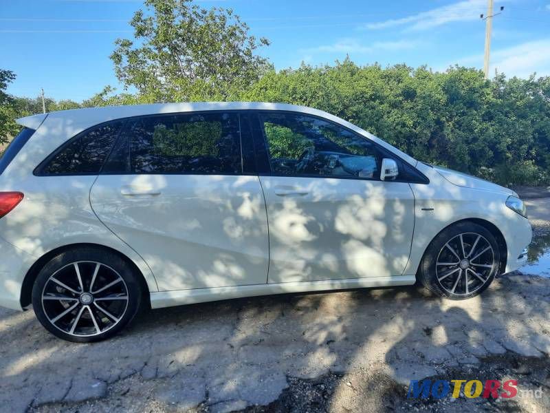 2012' Mercedes-Benz B photo #4