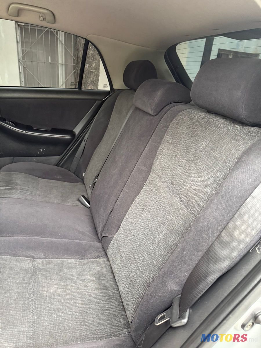 2004' Toyota Corolla photo #5