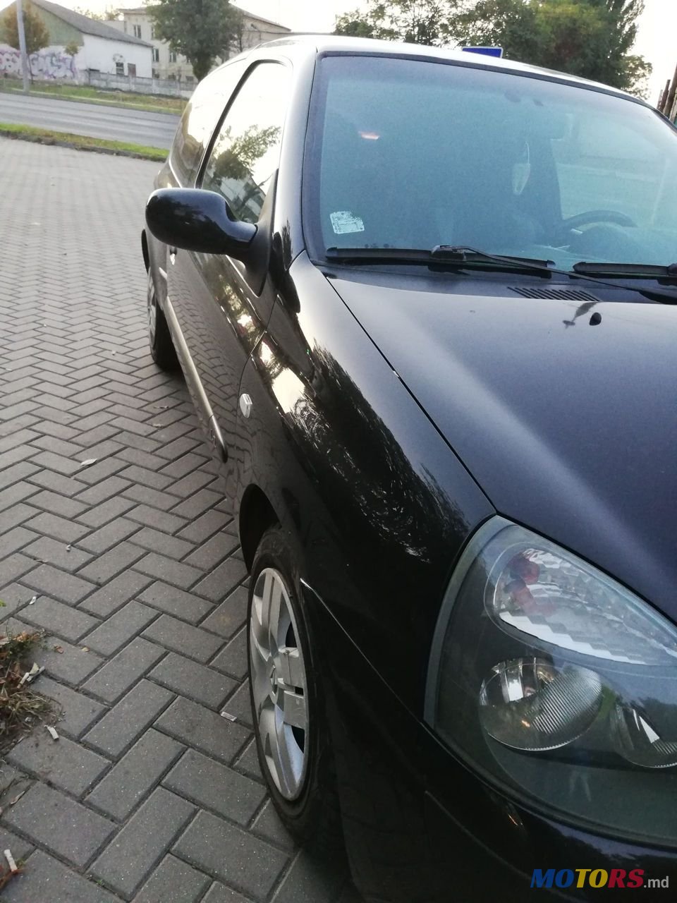 2005' Renault Clio photo #3