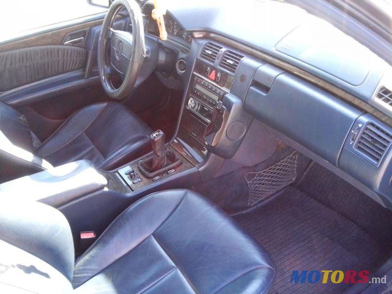 1998' Nissan Maxima photo #3