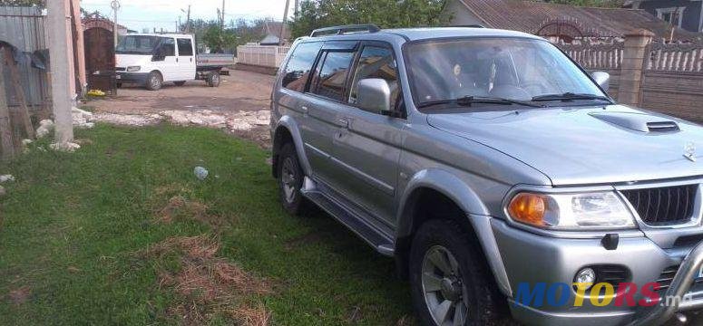 2007' Mitsubishi Pajero photo #1
