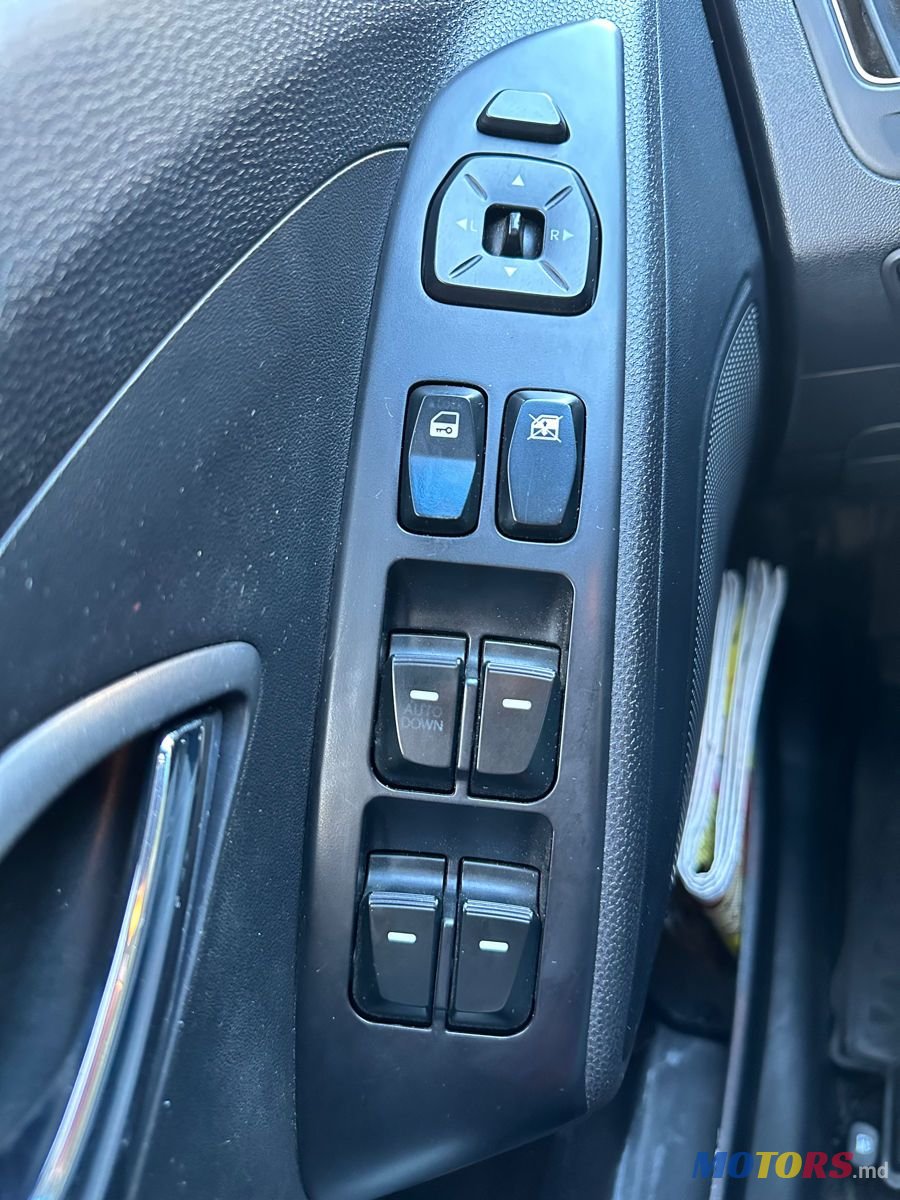 2011' Hyundai Tucson photo #6