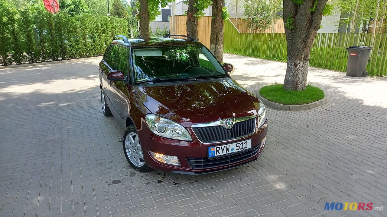 2012' Skoda Fabia photo #4