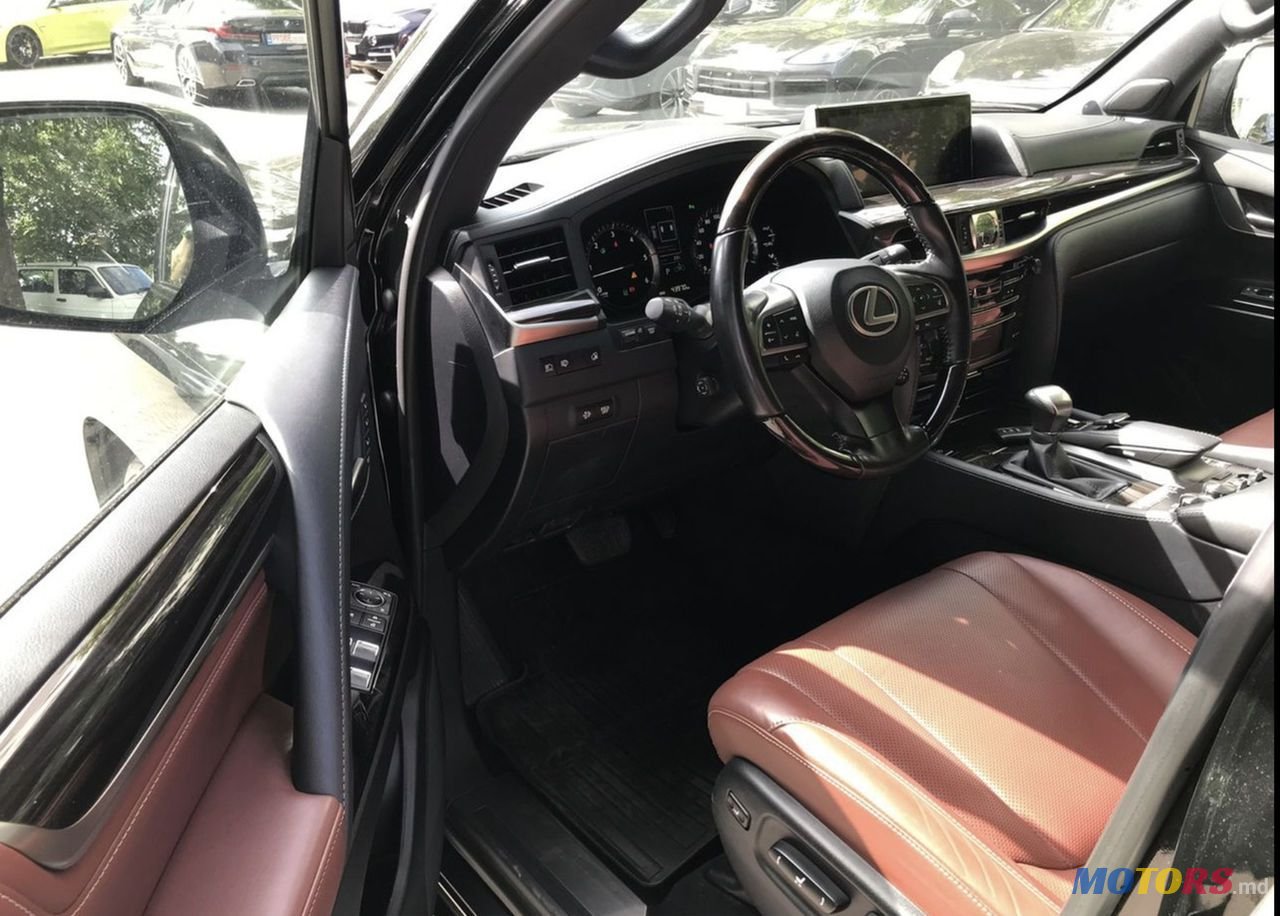 2017' Lexus Lx Series photo #4