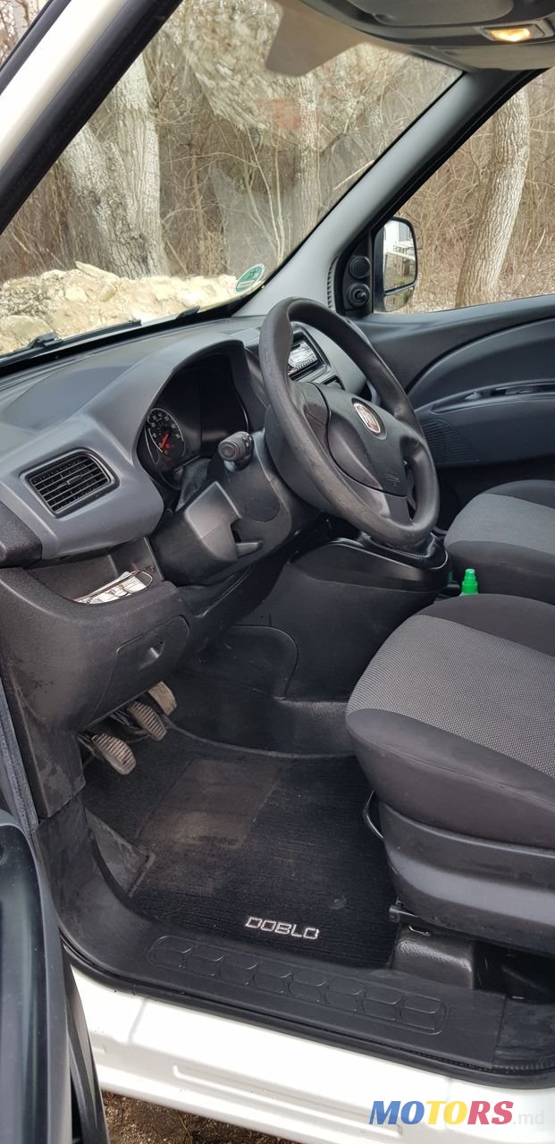 2013' Fiat Doblo photo #2