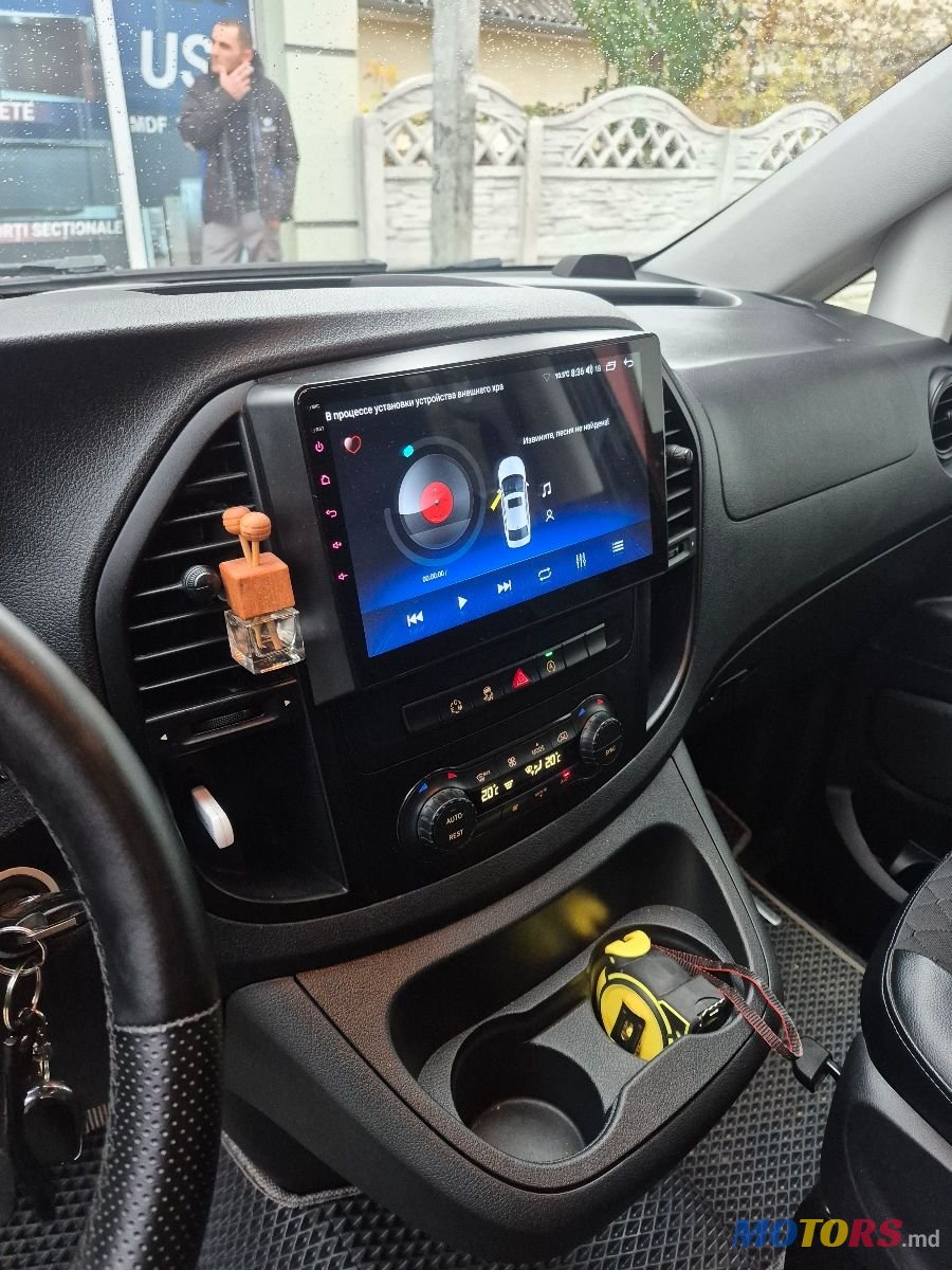 2015' Mercedes-Benz Vito photo #3