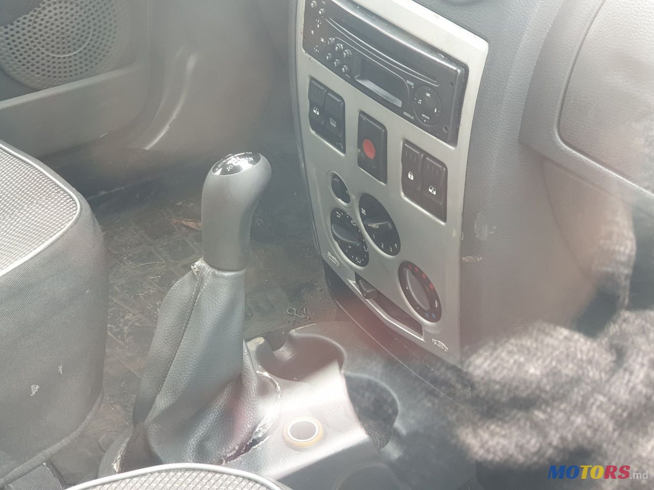 2007' Dacia Logan photo #4