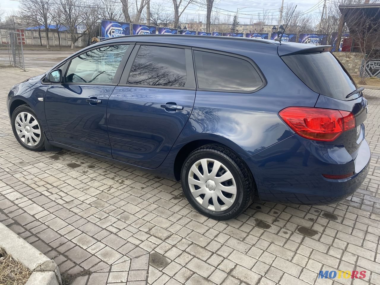 2012' Opel Astra photo #3