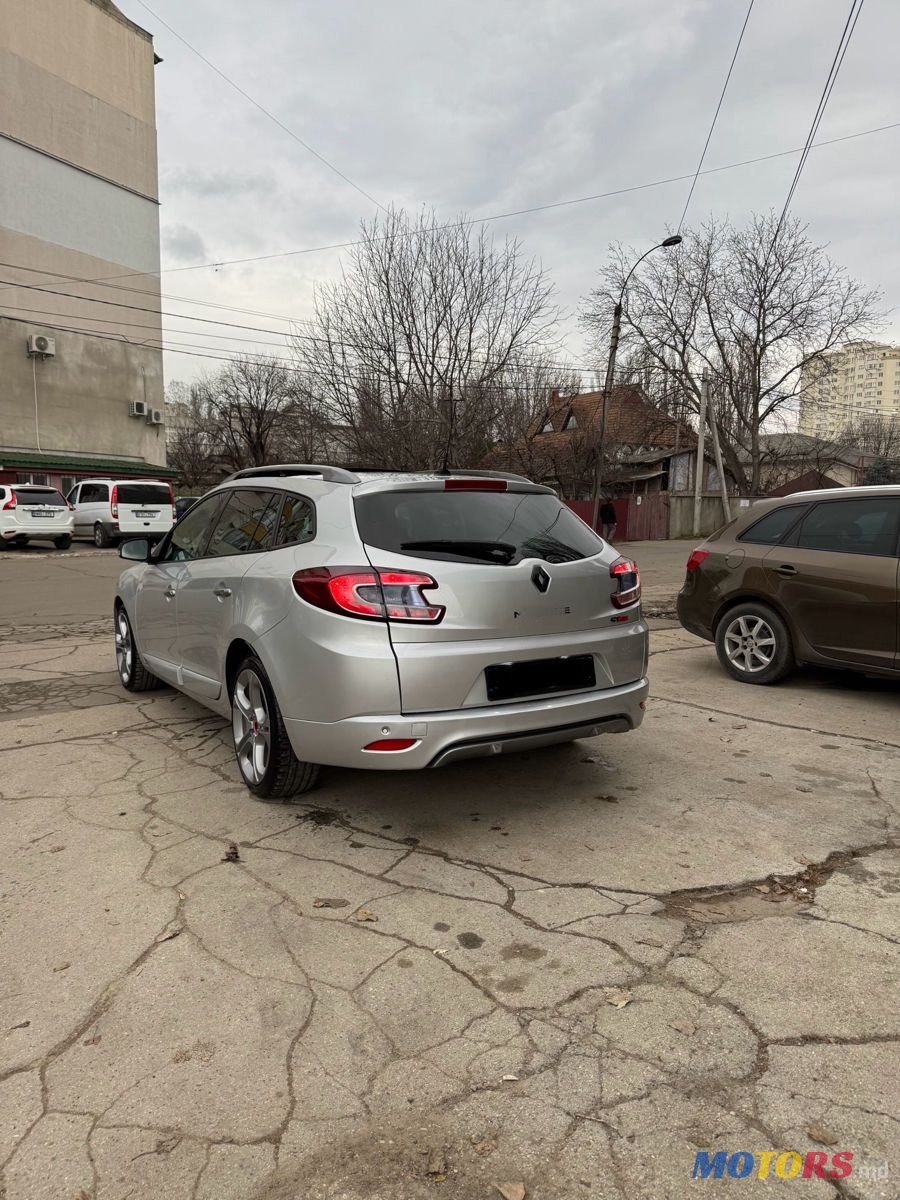 2012' Renault Megane photo #2