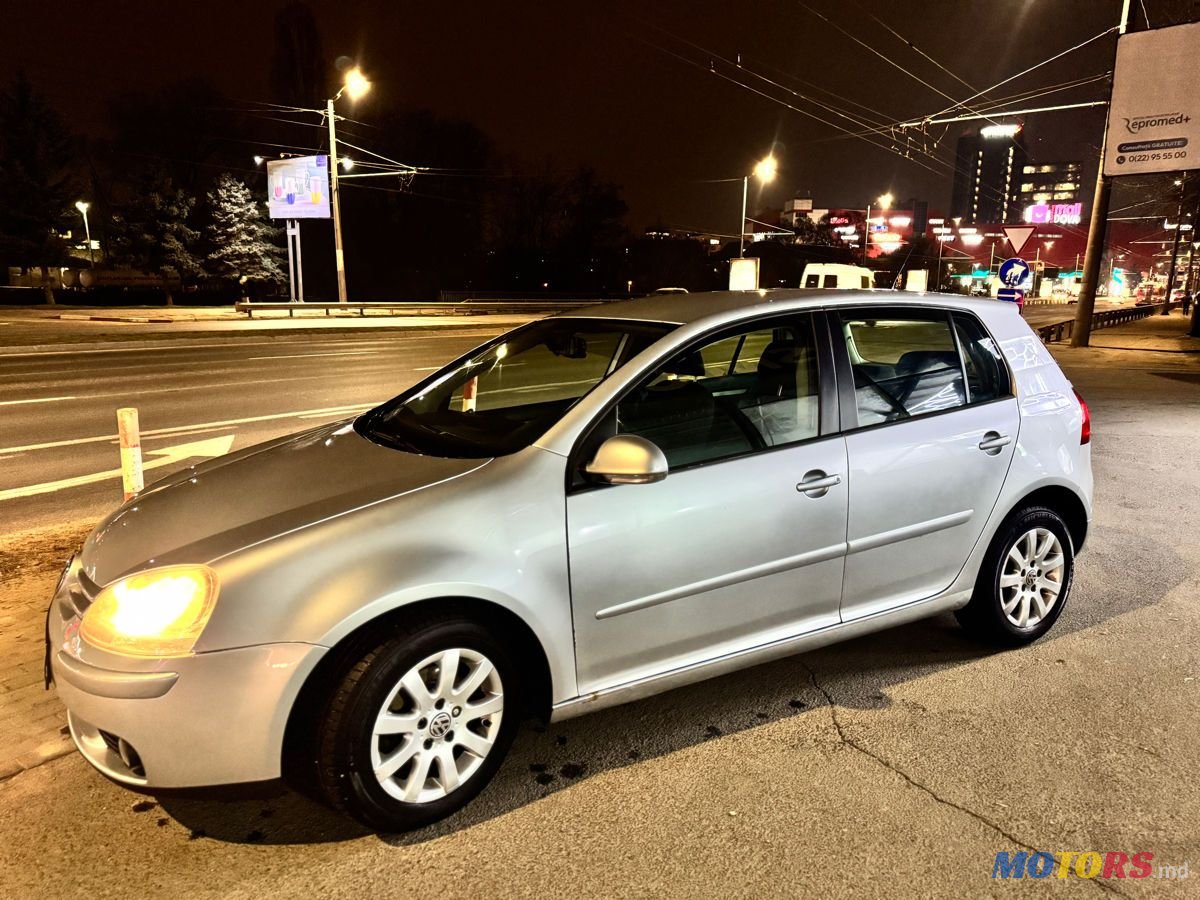 2008' Volkswagen Golf photo #2