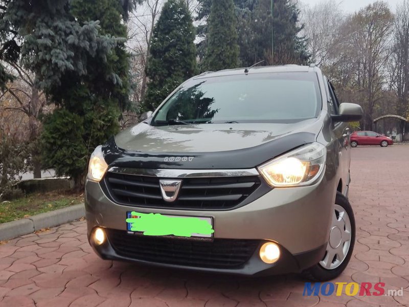 2013' Dacia Lodgy photo #6