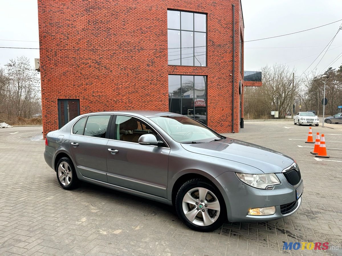 2012' Skoda Superb photo #1