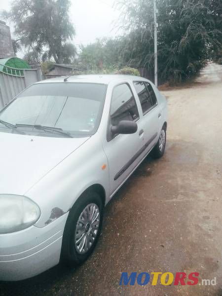 2000' Renault Clio photo #2